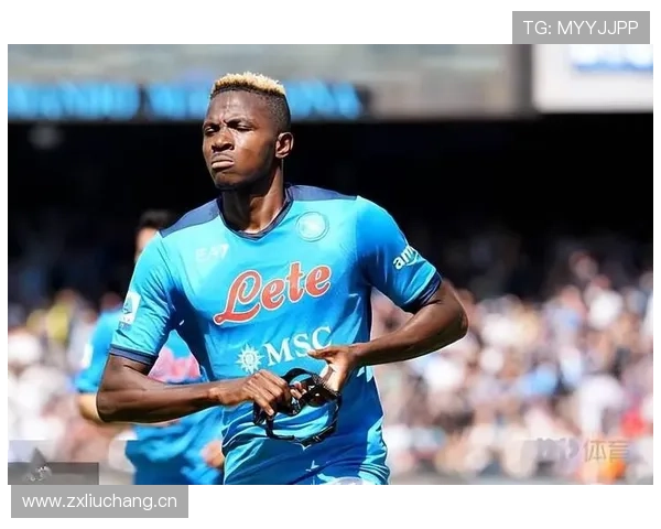 沃特金斯与奥斯梅恩锋线对抗优势对比：爆发力与对抗性解析