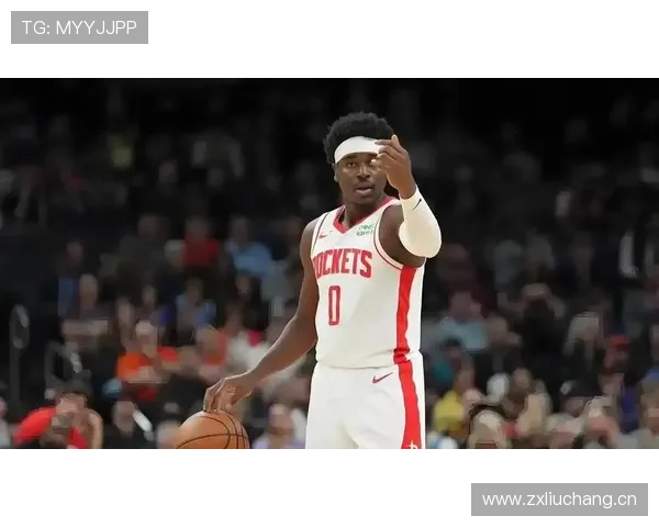 霍勒迪突破制造优势提升球队关键时刻得分效率